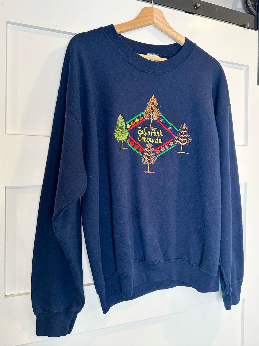 Vintage Estes Park Embroidered Crewneck Tree Sweatshirt